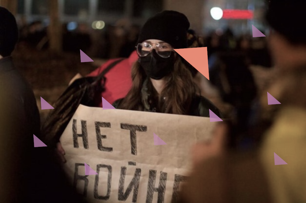 FAR-Aktivistin mit Plakat "Nein zum Krieg"